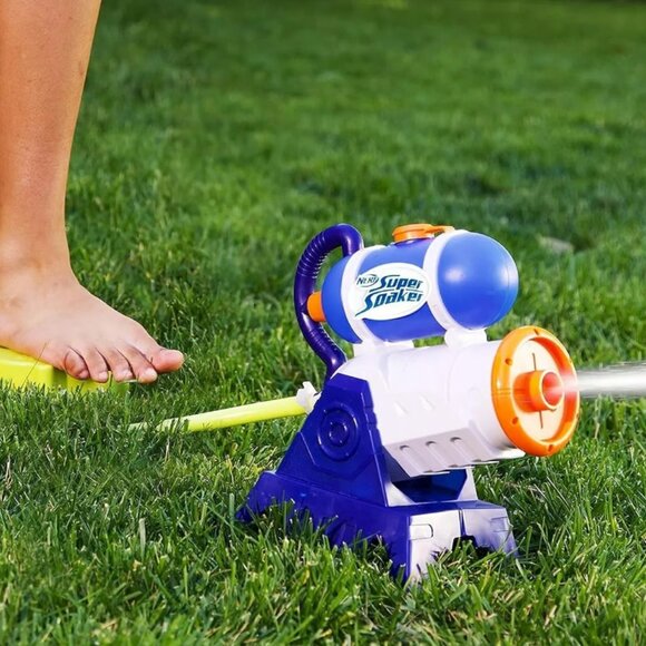 Nerf Super Soaker Grab N Go Stomp Soaker Blasting Machine Outdoor Water Games - Picture 6 of 10